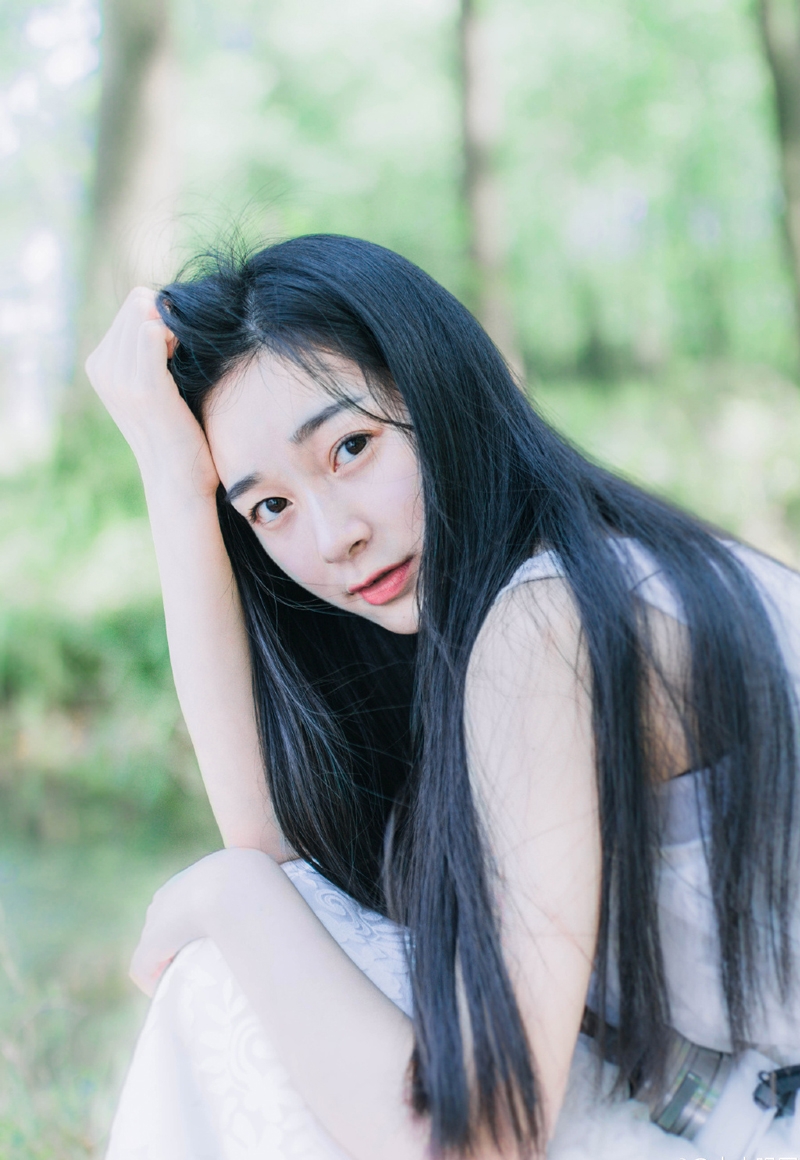 “出事儿了？”副统领眉头一皱，对于同龄的话没有任何怀疑，因为他很清楚，自家这位统领的嗅觉甚至比许多野兽都敏锐。